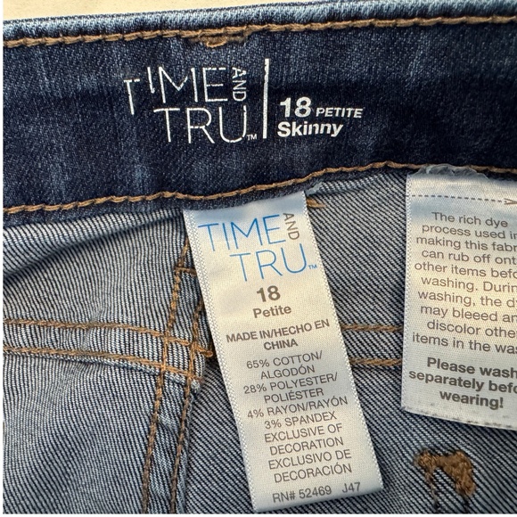 Time & Tru Distressed Skinny Jeans Size 18 Petite - Picture 5 of 6